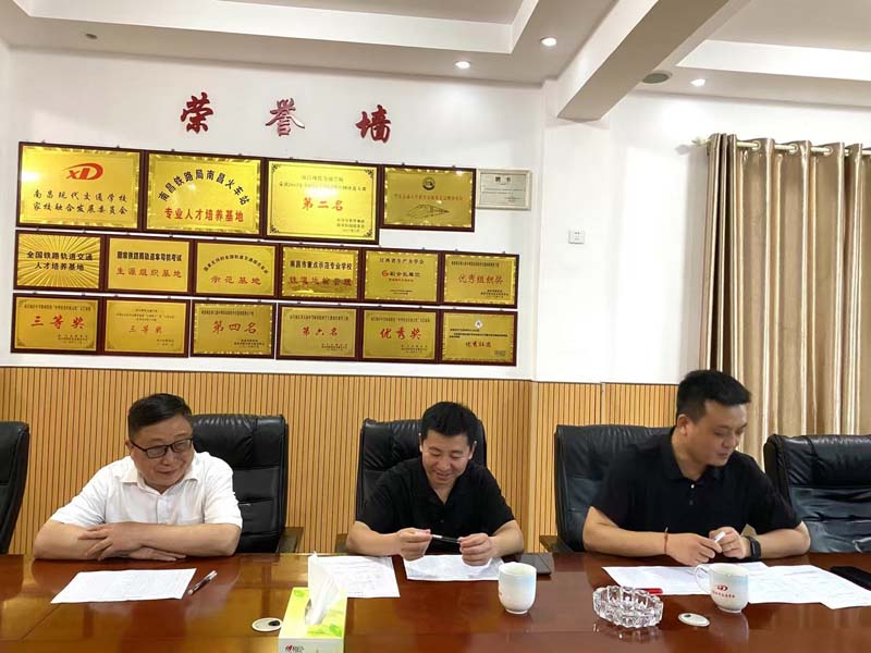 1745455777397614.jpg 招聘會(huì)2.jpg